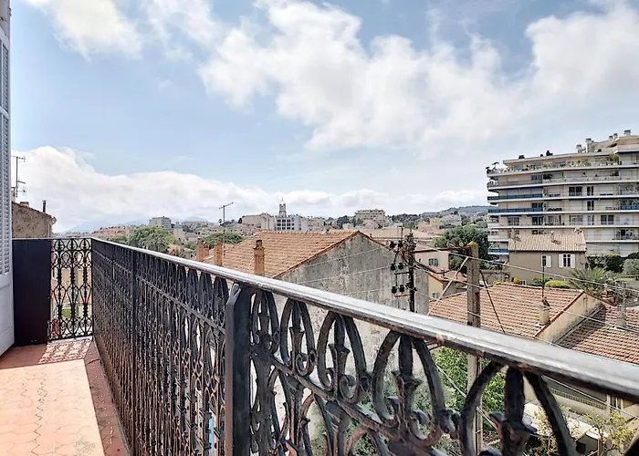 Superbe Appartement Vue Degagee Sur Des Jardins